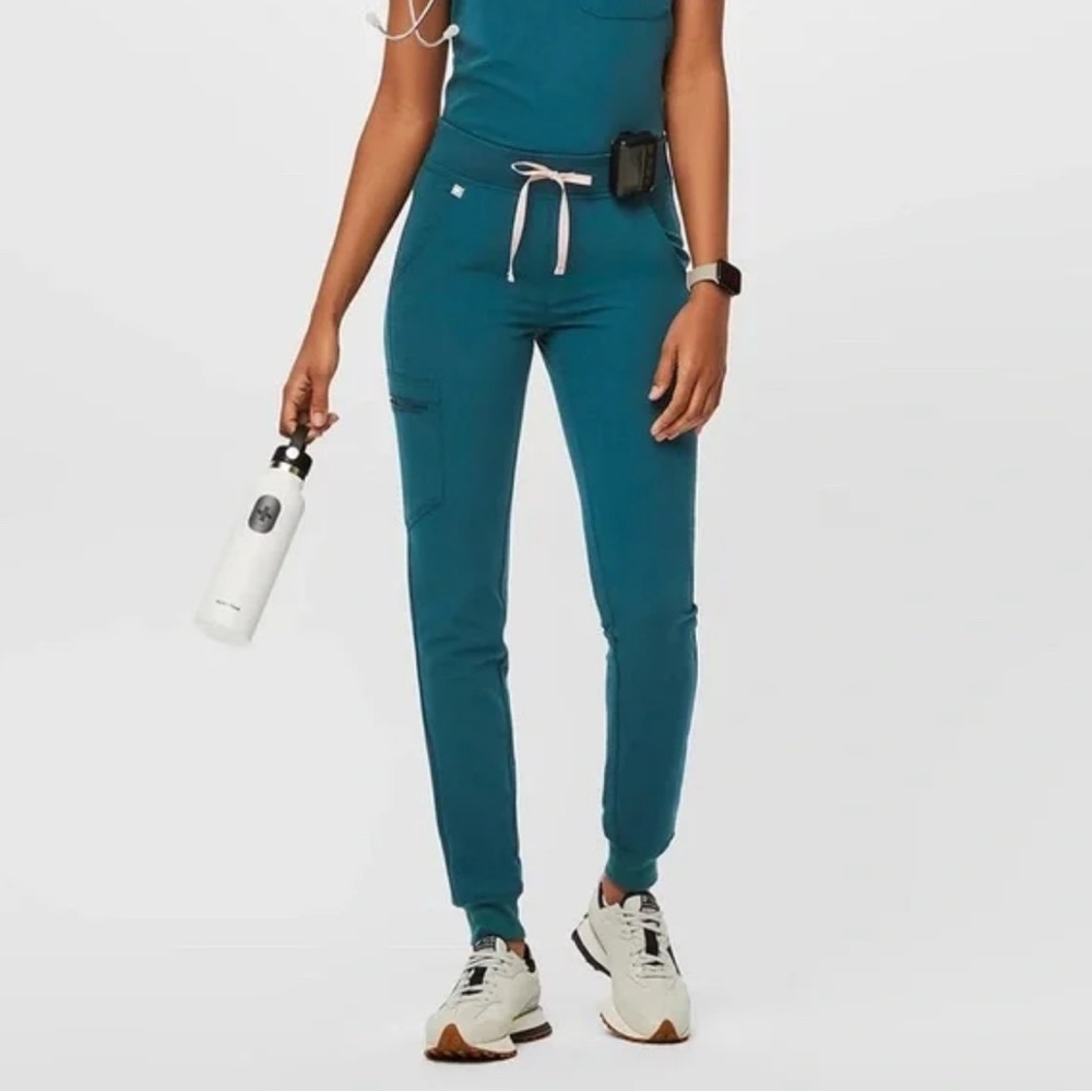 FIGS Women's Zamora Jogger Scrub Pants
